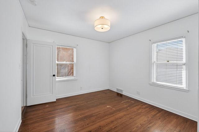 930 Hawthorne Avenue E, Saint Paul, MN 55106