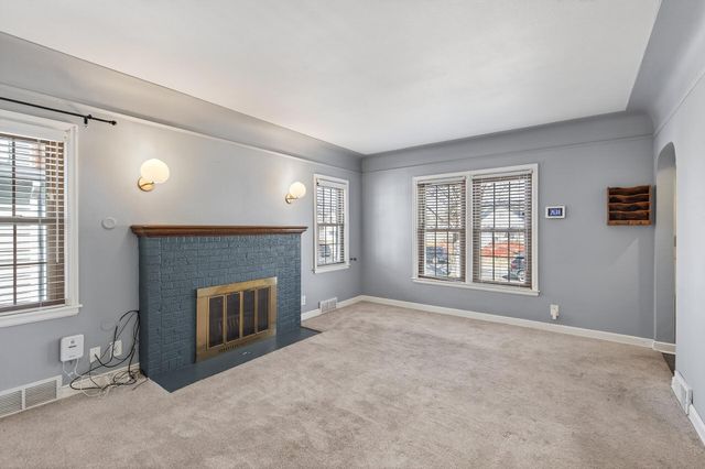 930 Hawthorne Avenue E, Saint Paul, MN 55106