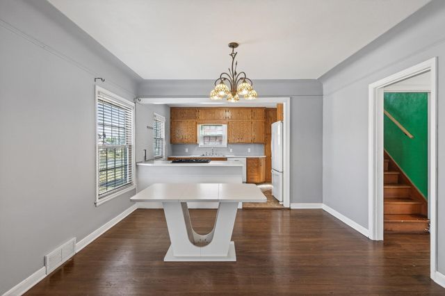 930 Hawthorne Avenue E, Saint Paul, MN 55106