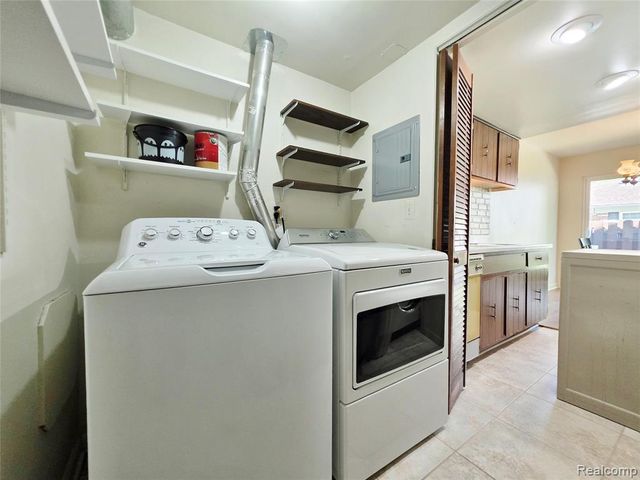 34299 Garfield Circle 2, Fraser, MI 48026