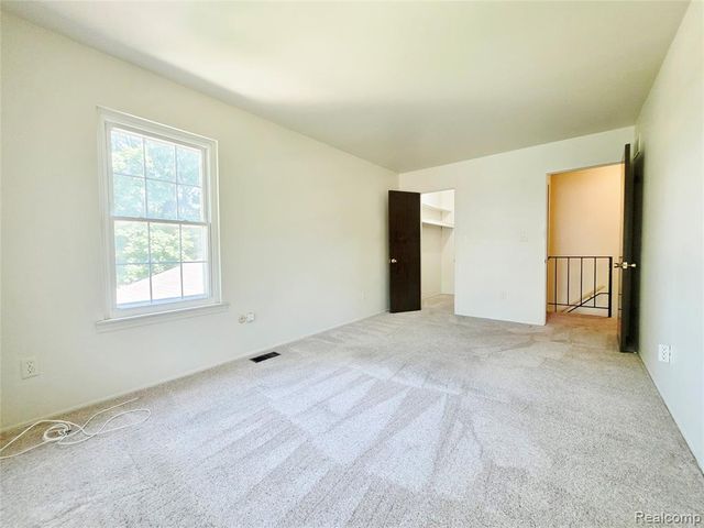 34299 Garfield Circle 2, Fraser, MI 48026