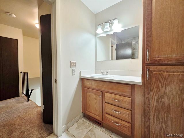 34299 Garfield Circle 2, Fraser, MI 48026