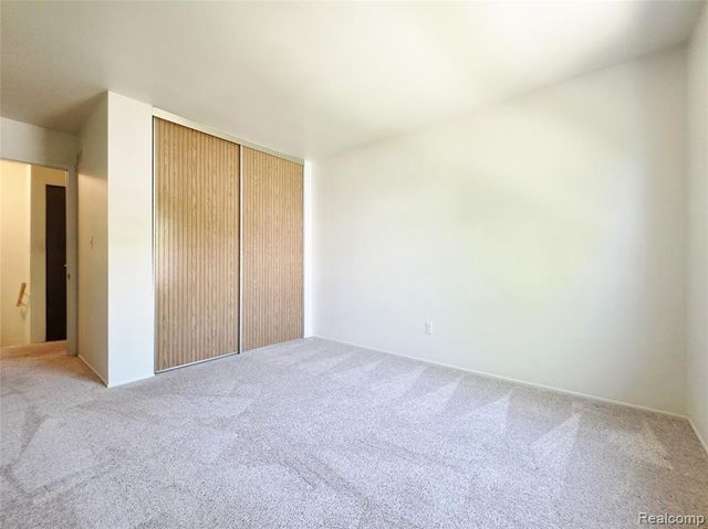 34299 Garfield Circle 2, Fraser, MI 48026