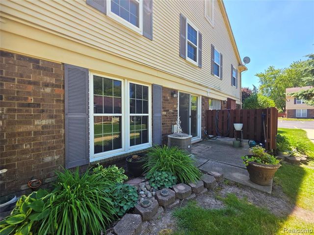 34299 Garfield Circle 2, Fraser, MI 48026
