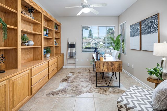 300 Lariat Loop, Lincoln, CA 95648