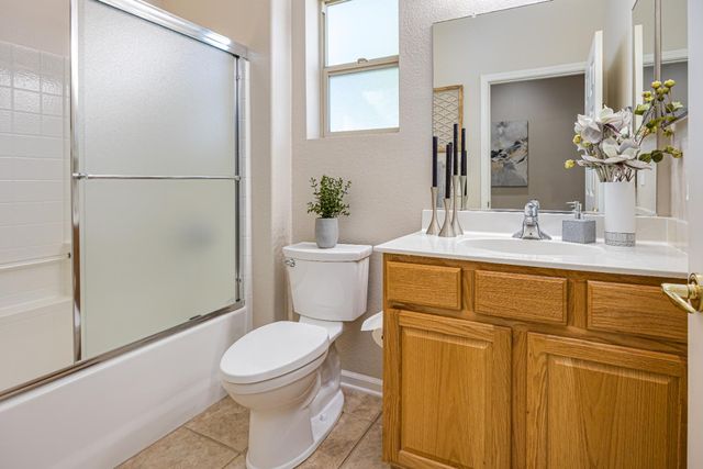 300 Lariat Loop, Lincoln, CA 95648