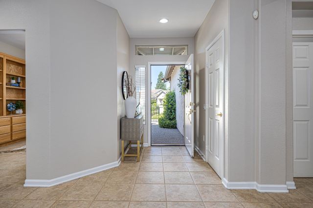 300 Lariat Loop, Lincoln, CA 95648