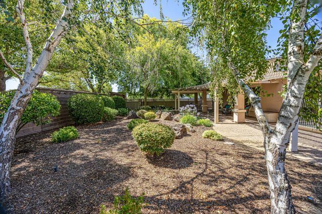 300 Lariat Loop, Lincoln, CA 95648