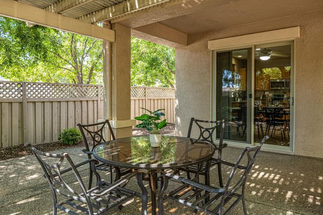 300 Lariat Loop, Lincoln, CA 95648
