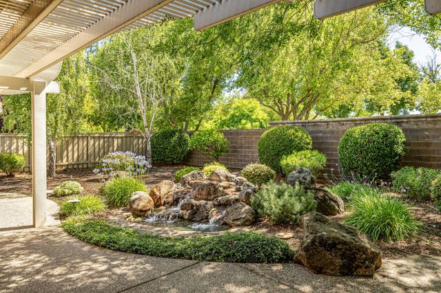 300 Lariat Loop, Lincoln, CA 95648