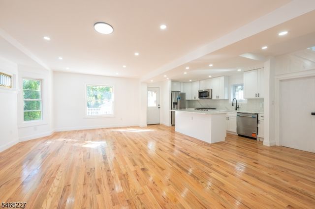18 Meeker St, West Orange Twp., NJ 07052