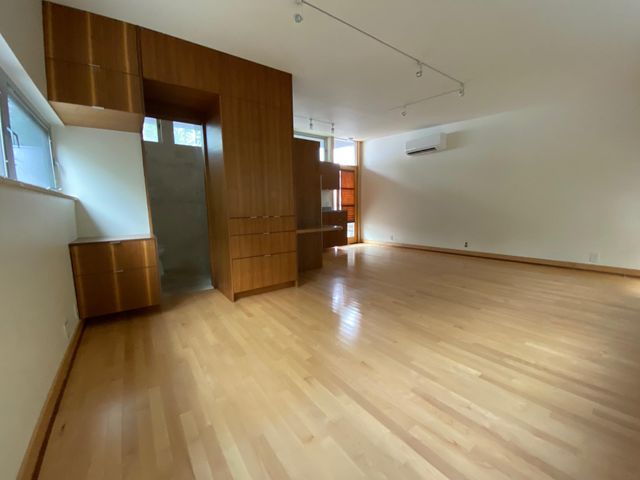 1605 Newfield LN B, Austin, TX 78703