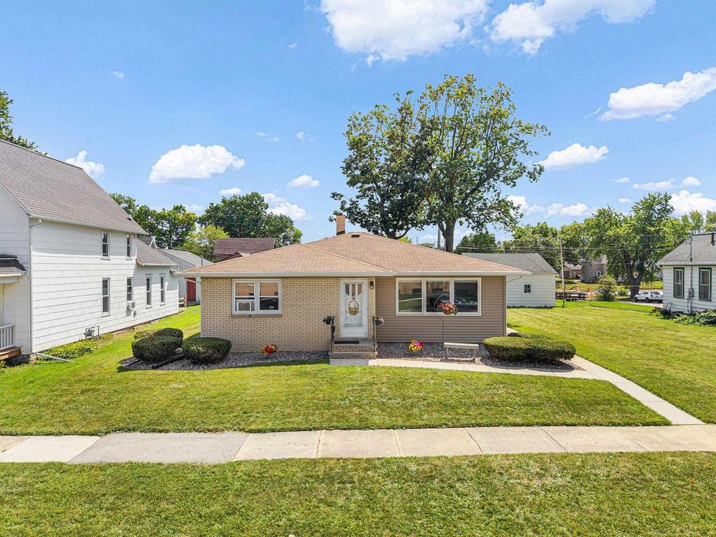 123 W 8TH STREET, Kaukauna, WI 54130