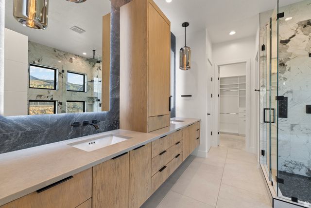 501 W DEVEY DR, Alpine, UT 84004