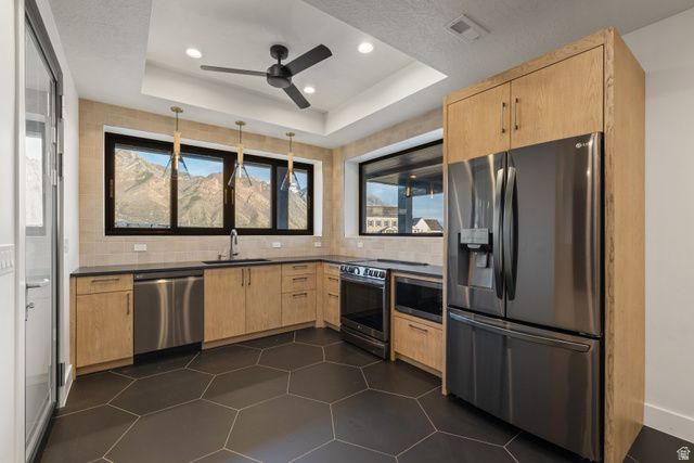 501 W DEVEY DR, Alpine, UT 84004