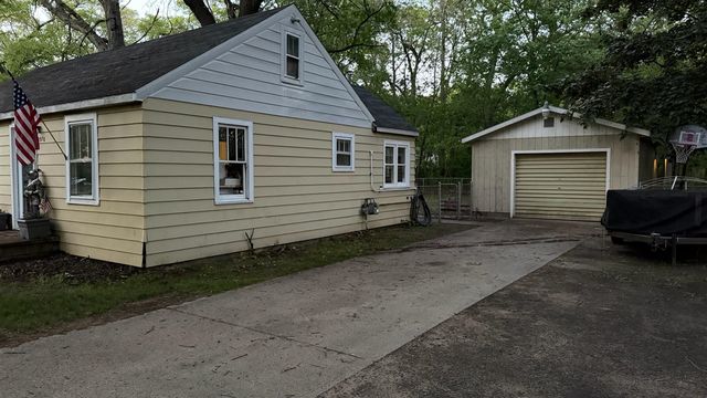 2970 Valley Street, Norton Shores, MI 49444