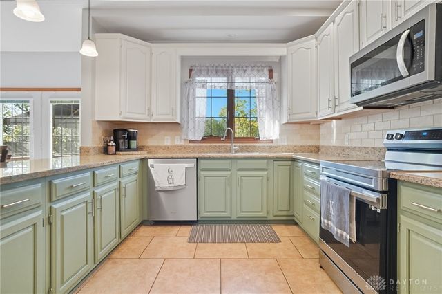 8455 London Court, Springboro, OH 45066