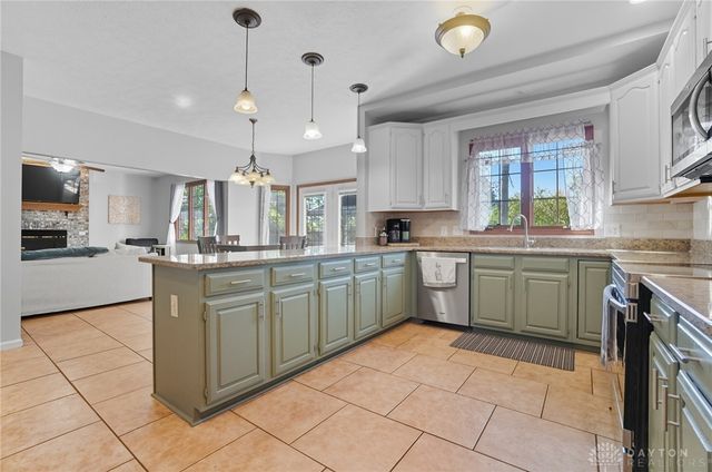 8455 London Court, Springboro, OH 45066