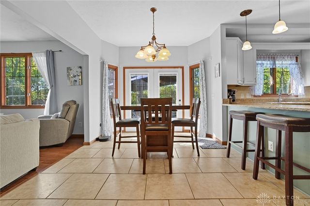 8455 London Court, Springboro, OH 45066