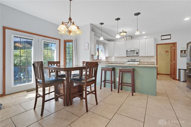 8455 London Court, Springboro, OH 45066