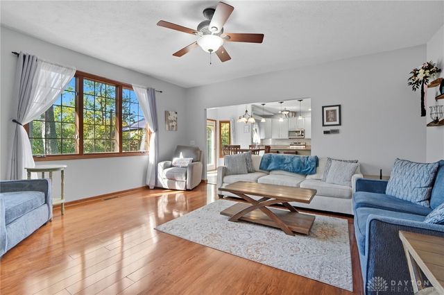 8455 London Court, Springboro, OH 45066