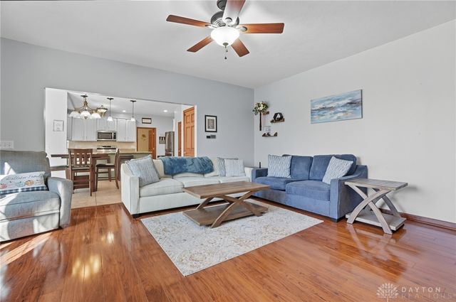 8455 London Court, Springboro, OH 45066