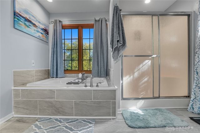 8455 London Court, Springboro, OH 45066