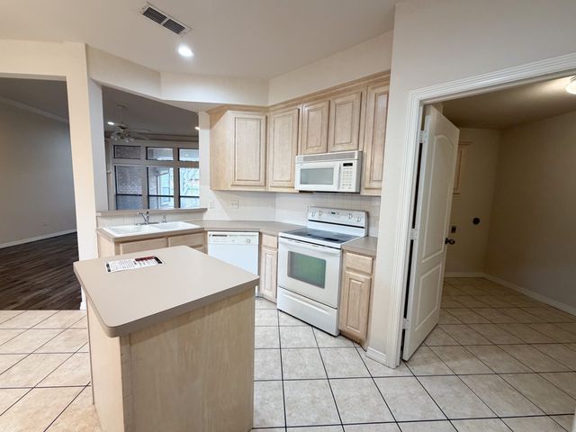 708 Nandina Way, Waxahachie, TX 75165