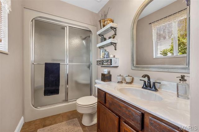 16 La Rochelle Court, Lake St Louis, MO 63367