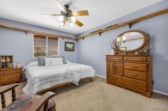 16 La Rochelle Court, Lake St Louis, MO 63367