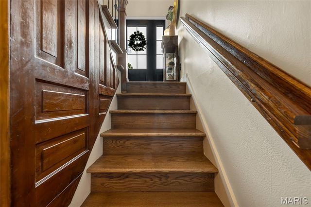 16 La Rochelle Court, Lake St Louis, MO 63367