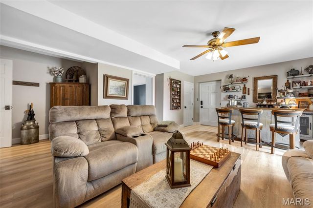 16 La Rochelle Court, Lake St Louis, MO 63367