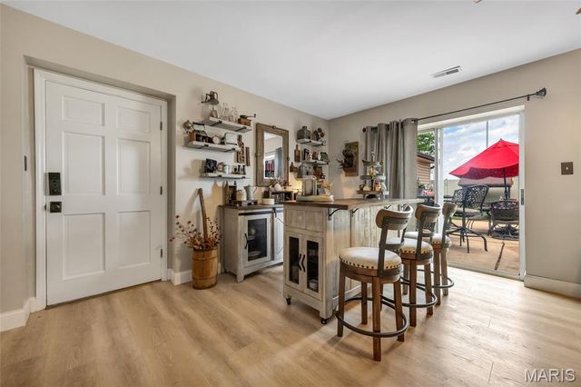 16 La Rochelle Court, Lake St Louis, MO 63367