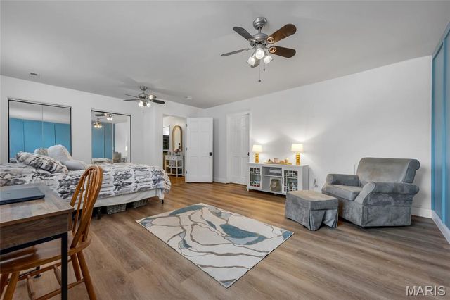 16 La Rochelle Court, Lake St Louis, MO 63367