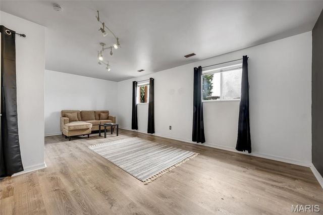 16 La Rochelle Court, Lake St Louis, MO 63367