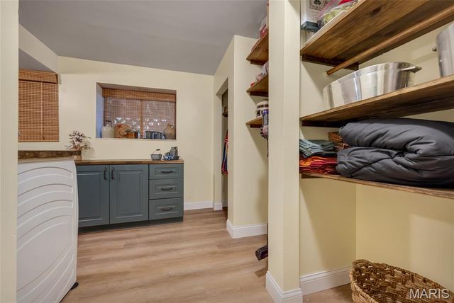 16 La Rochelle Court, Lake St Louis, MO 63367
