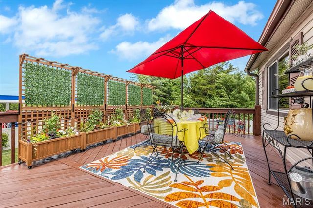 16 La Rochelle Court, Lake St Louis, MO 63367