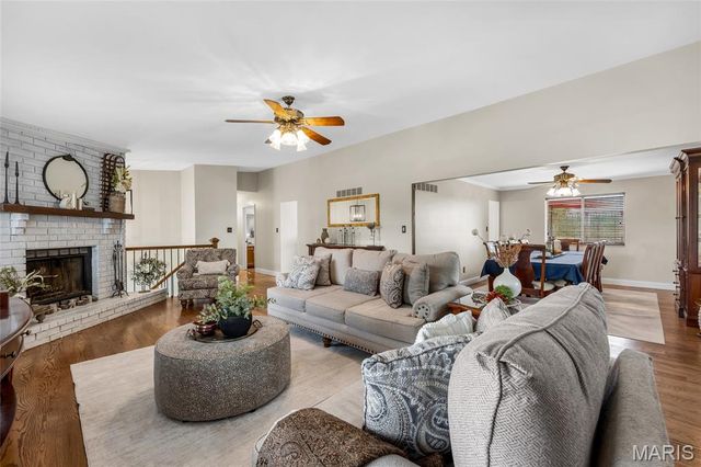 16 La Rochelle Court, Lake St Louis, MO 63367