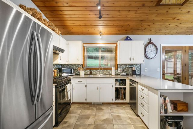 13529 1st Avenue S, Burnsville, MN 55337