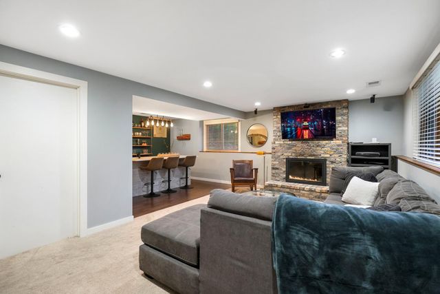 13529 1st Avenue S, Burnsville, MN 55337
