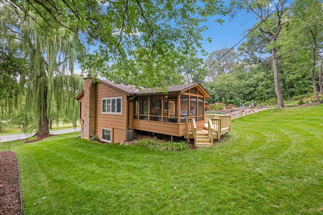 13529 1st Avenue S, Burnsville, MN 55337