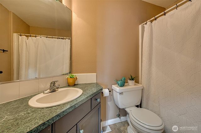 75 River Rock Lane #F, Woodland, WA 98674