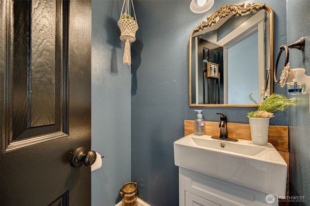 75 River Rock Lane #F, Woodland, WA 98674