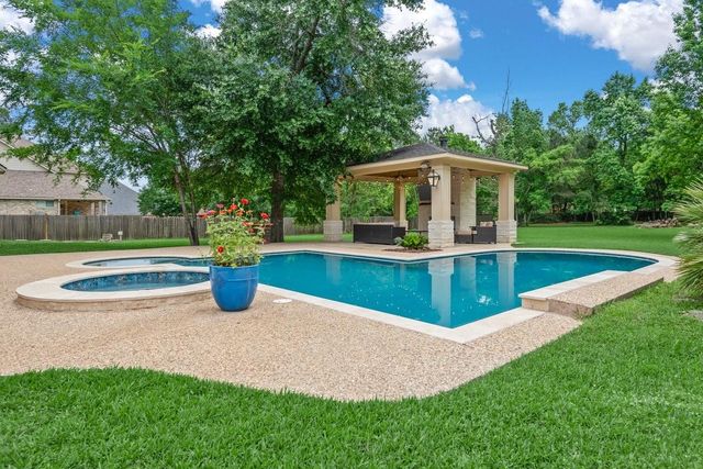 12219 Pin Oak Drive, Magnolia, TX 77354
