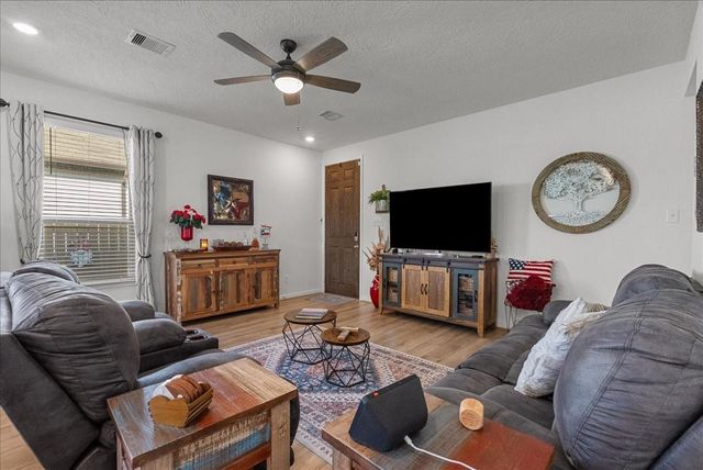 712 Allana Lane, Alvin, TX 77511