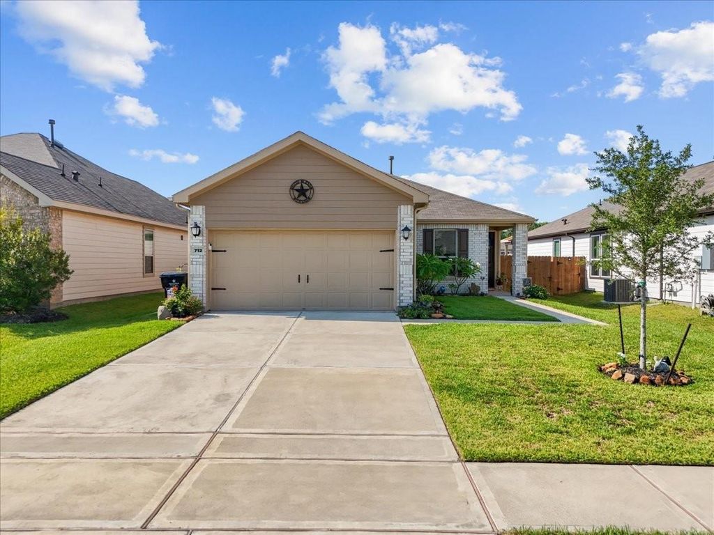 712 Allana Lane, Alvin, TX 77511