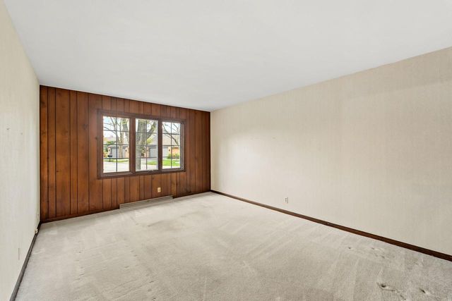 2314 Dickinson COURT, Mequon, WI 53092