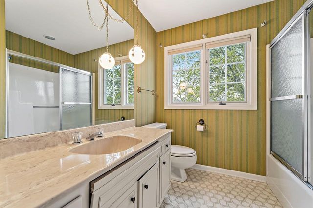 2314 Dickinson COURT, Mequon, WI 53092