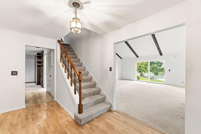 2314 Dickinson COURT, Mequon, WI 53092