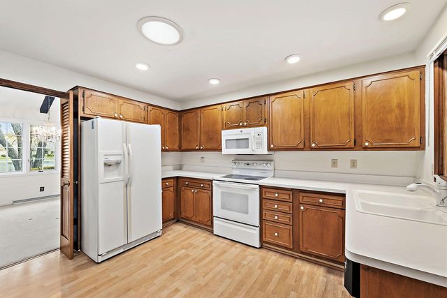 2314 Dickinson COURT, Mequon, WI 53092